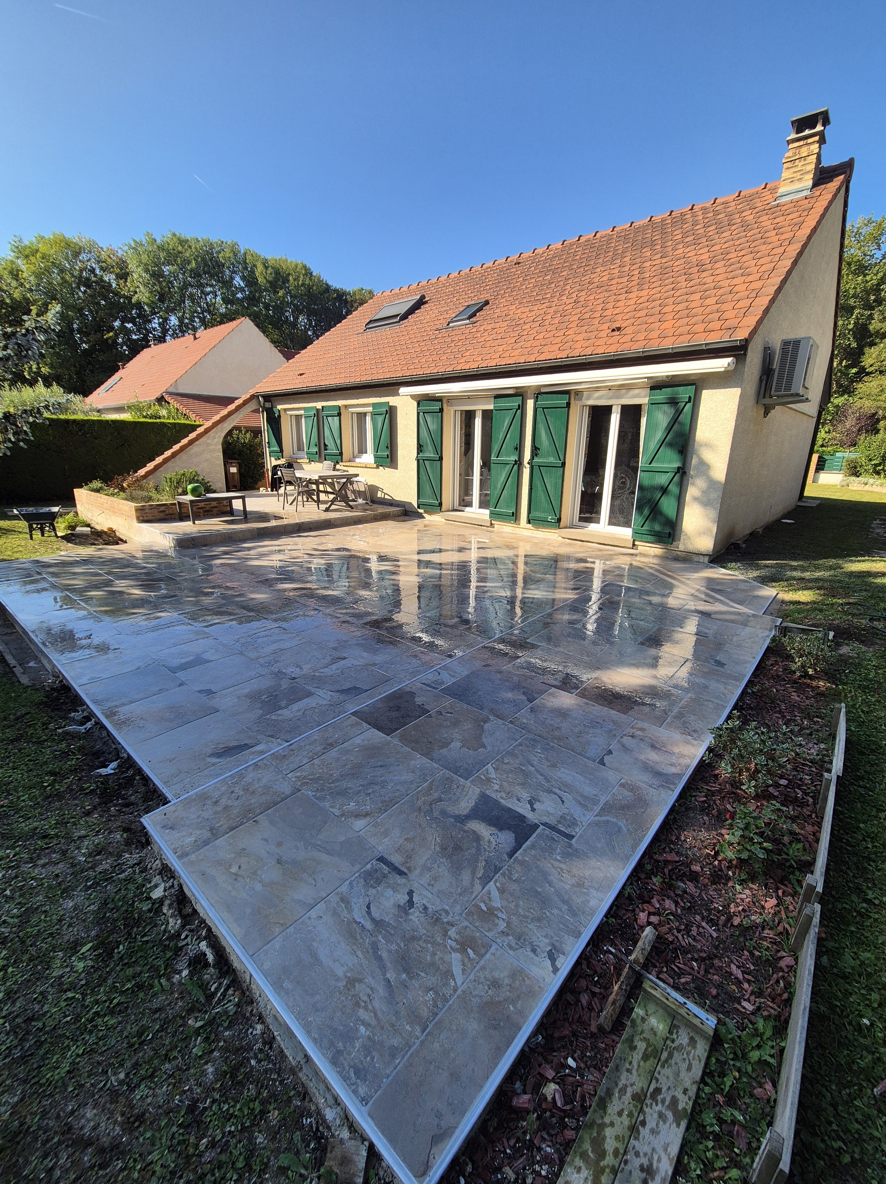 Création d'une terrasse en carrelage - Après
